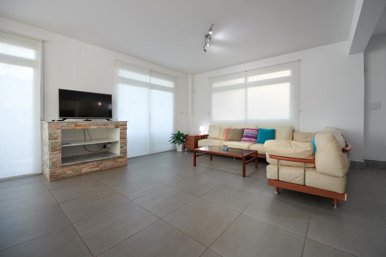 Beach Front Bella Vista By Ezoria Villas Protaras Eksteriør bilde